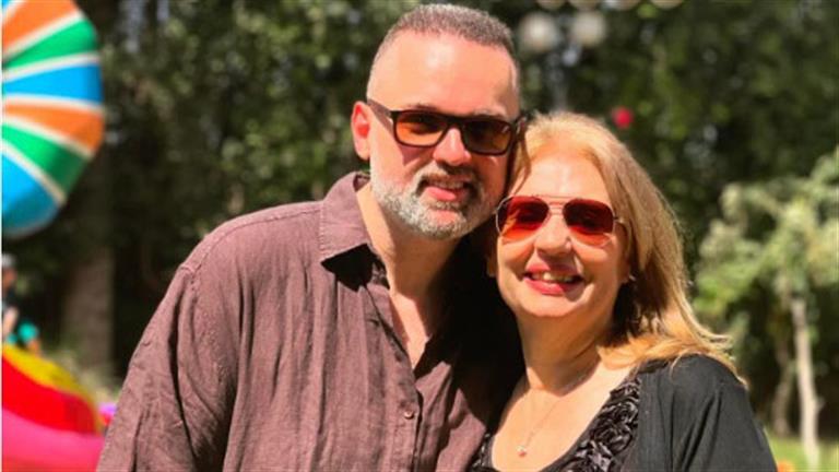 محمد محمود عبدالعزيز يحتفل بعيد ميلاد والدته: “ربنا يخليكي لينا ودايما منورانا”