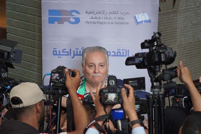 الكتاب” يحذر من “الاحتقان الاجتماعي