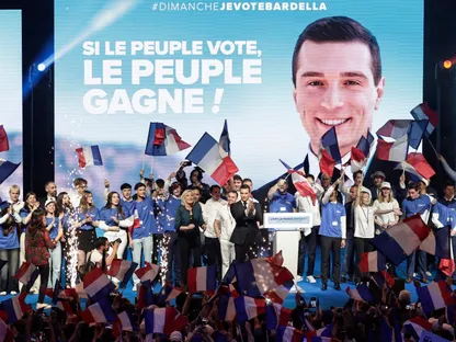 دبلوماسيون فرنسيون يحذرون من فوز محتمل لليمين المتطرف في الانتخابات التشريعية المقبلة