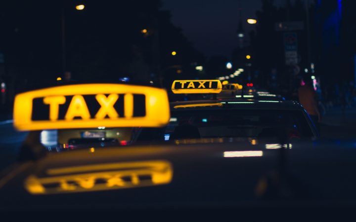 تجدد الشكايات ضد قطاع الطاكسيات بمدن الشمال مع بداية الصيف