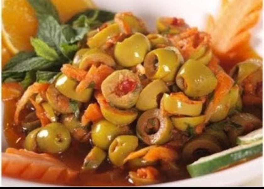 طريقة تخليل الزيتون الأخضر.. مكون واحد هيخلي الطعم في حتة تانية