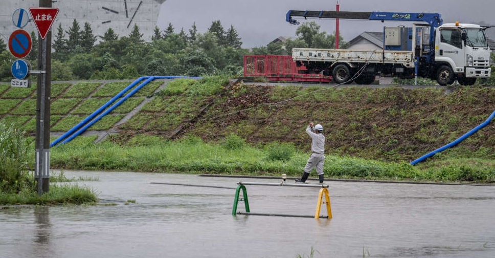 طوكيو تتأهب لاستقبال الإعصار “أمبيل” مع توقف بعض خدمات النقل
