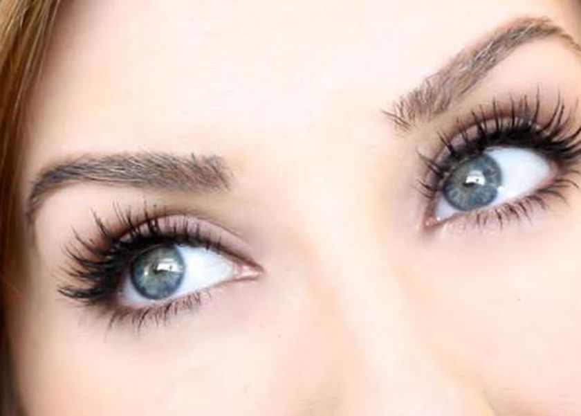 3 وصفات طبيعية لتكثيف الرموش بخطوات بسيطة.. مش هتحتاجي ماسكارا