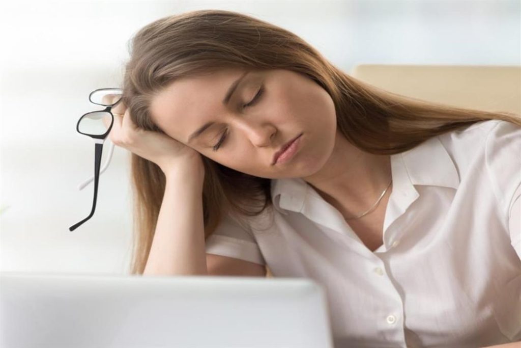 الحالة النفسية أحد العوامل.. حسام موافي يوضح أسباب “الهبوط المفاجيء والإرهاق المستمر”