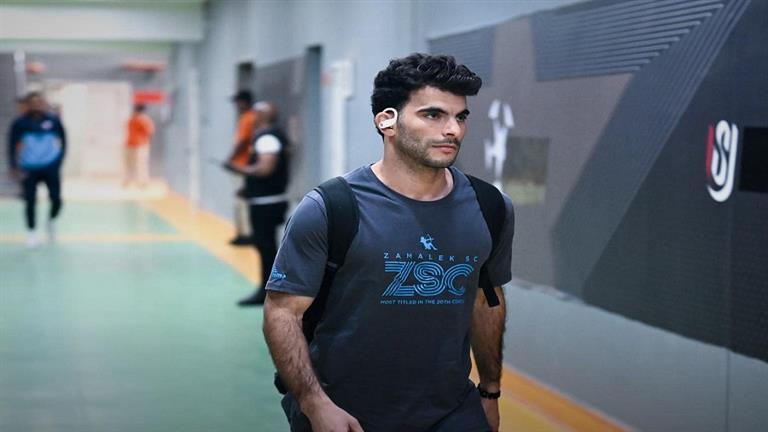 بصحبة الثنائي.. زيزو يثير الجدل بصورة داخل نادي الزمالك