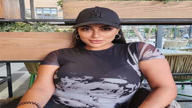 “مولودة مرمية في الشارع”..الفنانة جوري بكر تكشف عن موقف إنساني