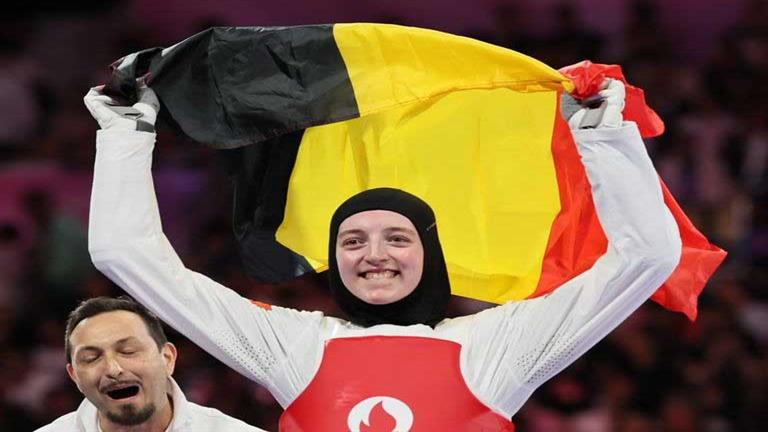 “طبيبة ومن أصول عربية”.. من هى سارة شعاري أول محجبة أوروبية تحصل على ميدالية أولمبية؟