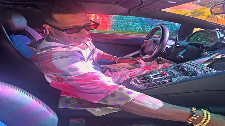 بالصور.. أحدث ظهور لـ محمد رمضان في الساحل بصحبة أصدقائه