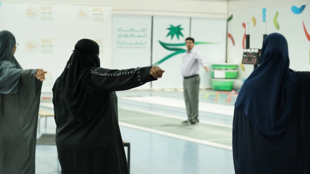 18 حكماً وحكمة في ختام «دورة مستجدي المبارزة»