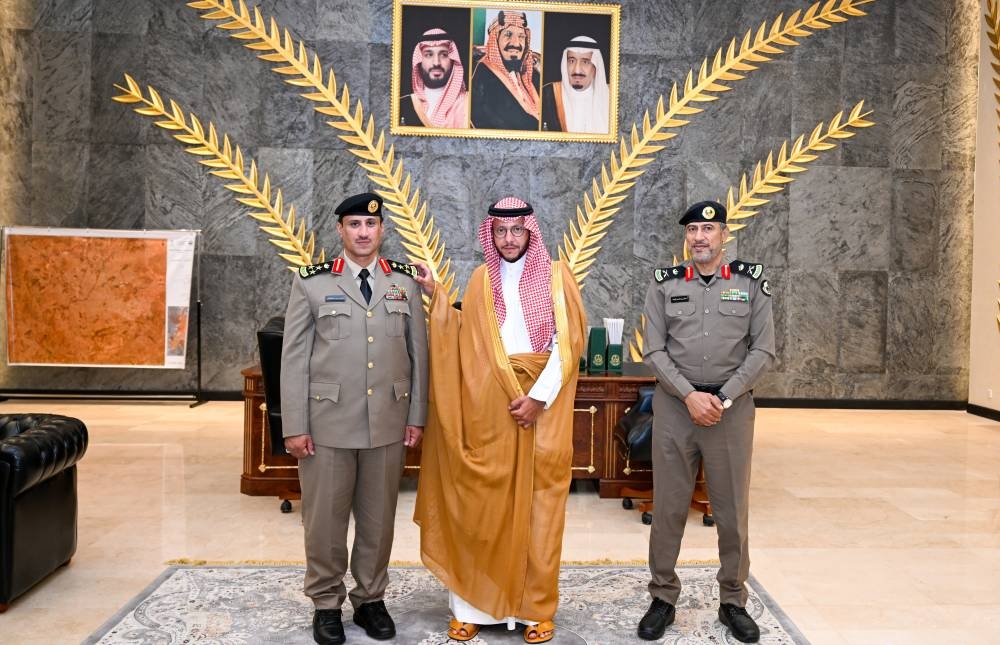 سعود بن نهار يقلد مدير مرور الطائف رتبة عميد