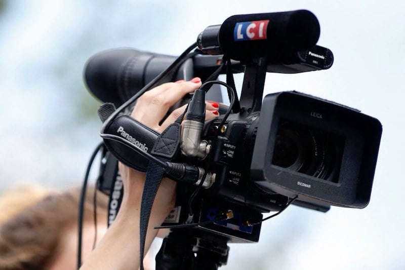 مالي تعلق بث قناة فرنسية لمدة شهرين