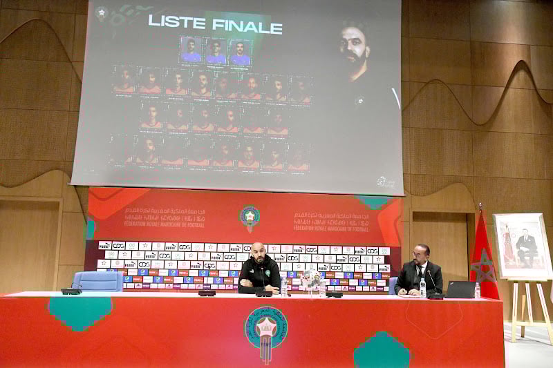 الركراكي يكشف “لائحة الأسود” .. حضور آدم أزنو لأول مرة وغياب عطية الله