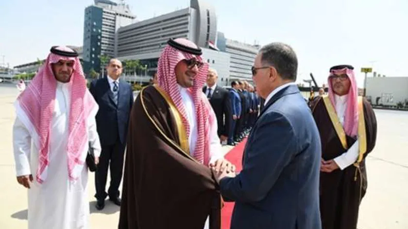 وزير الداخلية يودع نظيره السعودي في مطار القاهرة