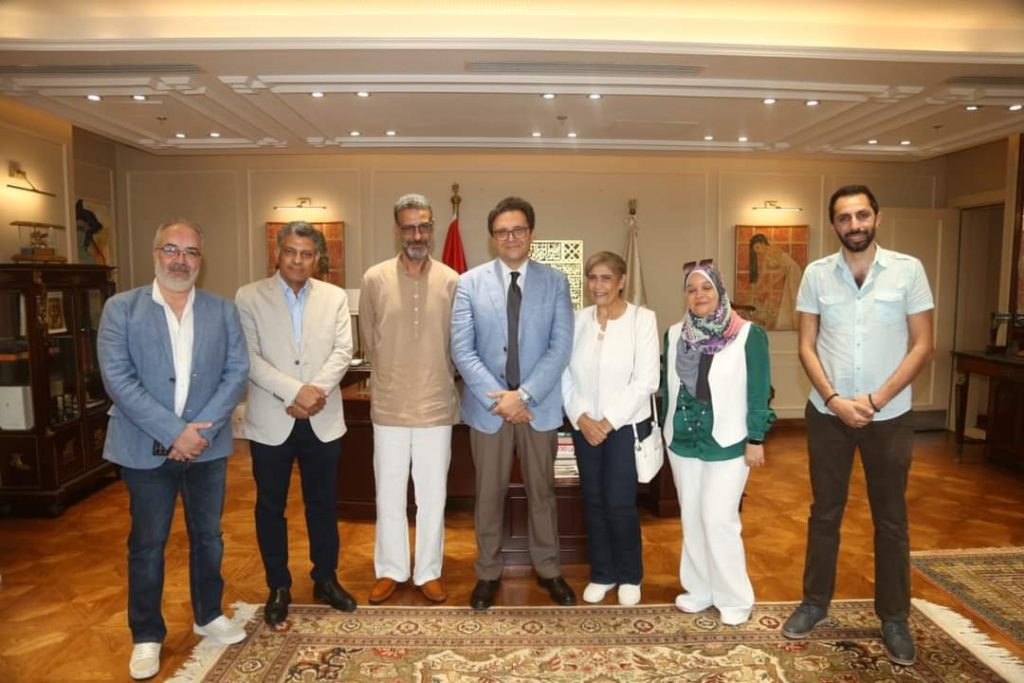 وزير الثقافة يُكرم صُناع وبطلة مونودراما فريدة ويُعلن عرض المسرحية بالإسكندرية