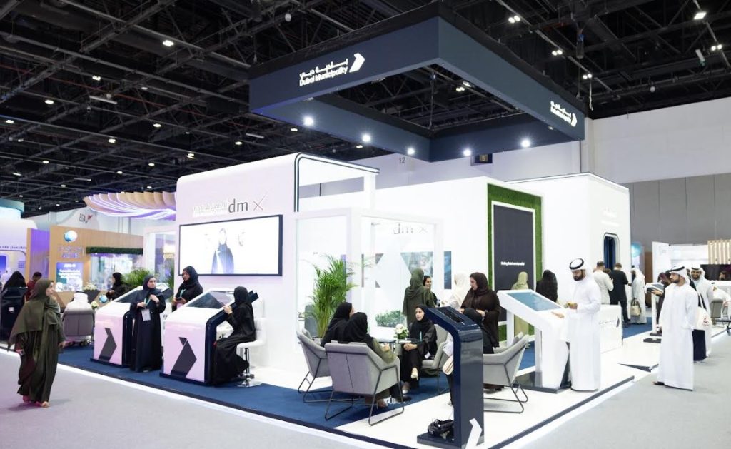 بلدية دبي توظف الواقع الافتراضي لتعزيز مهارات الموظفين في مجال الصحة والسلامة المهنية