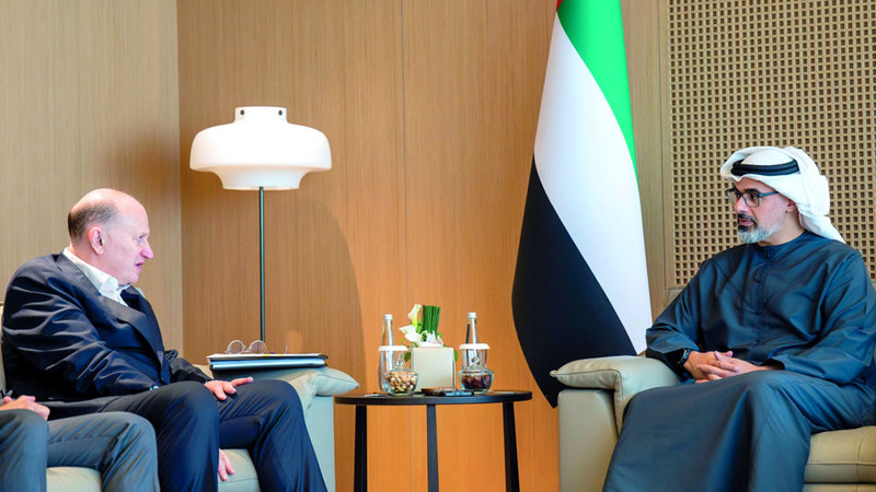 خالد بن محمد يستقبل رئيس مجلس إدارة «إتش إس بي سي»