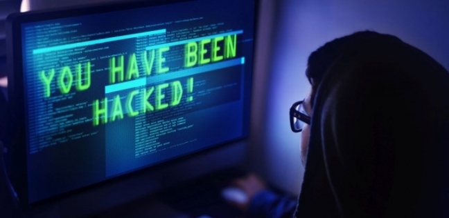 احذر ضوء الكاميرا.. 6 علامات تشير إلى تعرض جهاز الكمبيوتر للاختراق