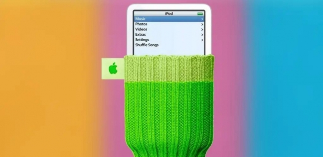 منتجات غريبة أطلقتها شركة أبل.. أبرزها شراب هاتف ذكي