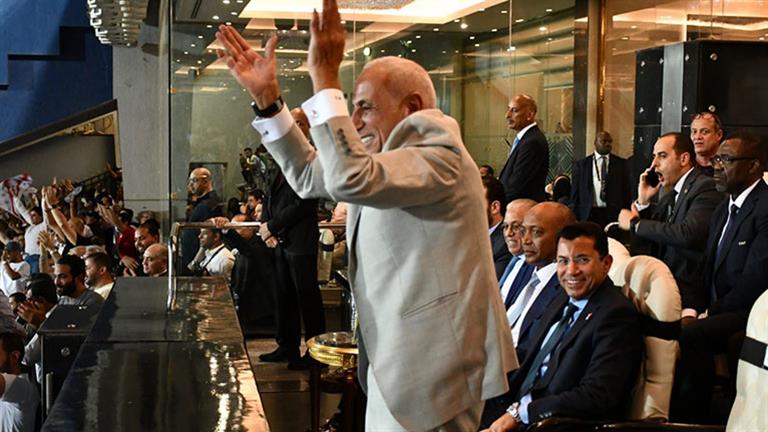 “ثقة تامة في الجميع”.. تفاصيل جلسة رئيس الزمالك مع مدير الكرة قبل السوبر