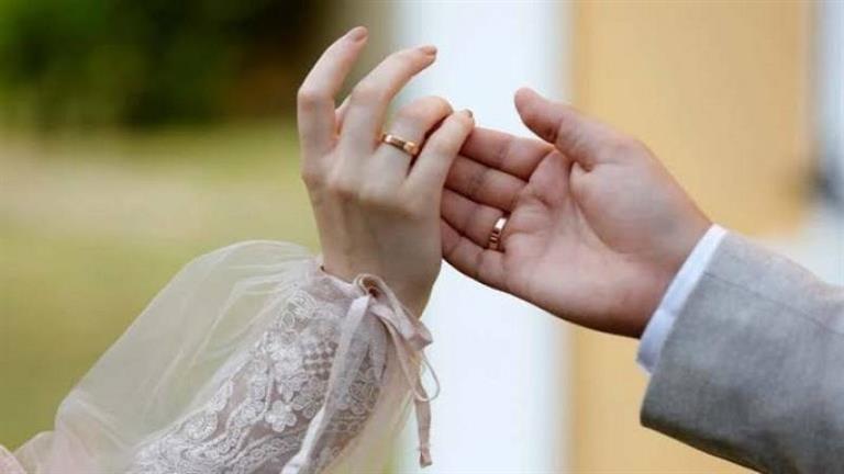 حب تحت الأمواج.. زوجان يعقدان قرانهما في أعماق البحر الأحمر بالسعودية