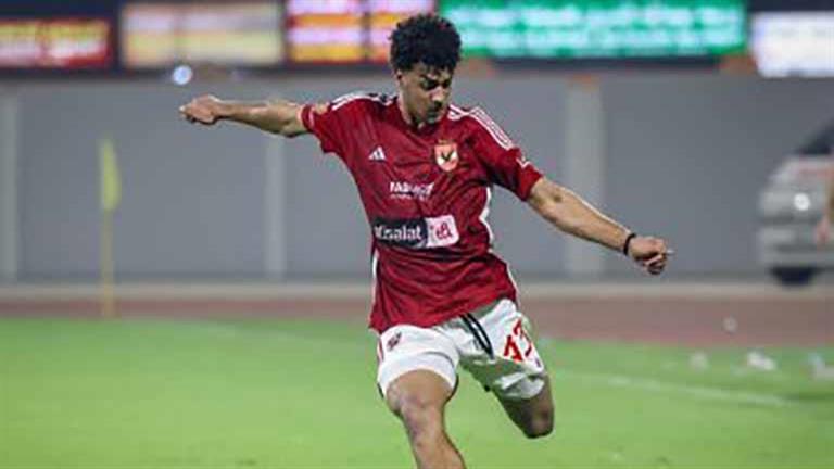 “عقد ثلاثي واستغناء مجاني”.. التفاصيل الحقيقية لرحيل لاعبي الأهلي الشباب