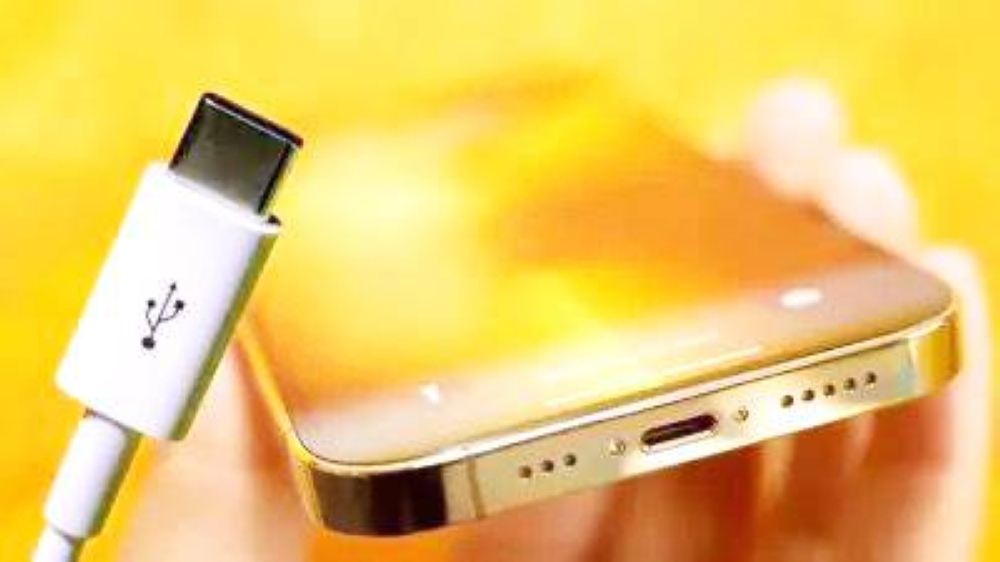 «سامسونج»: الشواحن المقلدة سبب تقشر طلاء الهواتف !