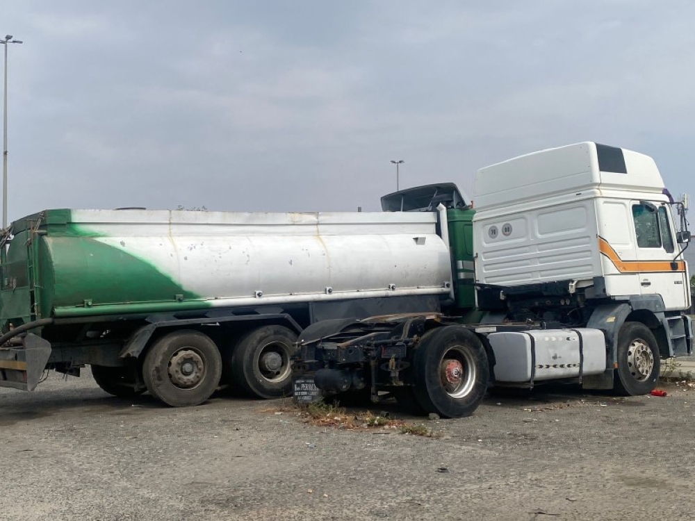 «صهاريج الصرف».. تشوّه قلب «الحوية»