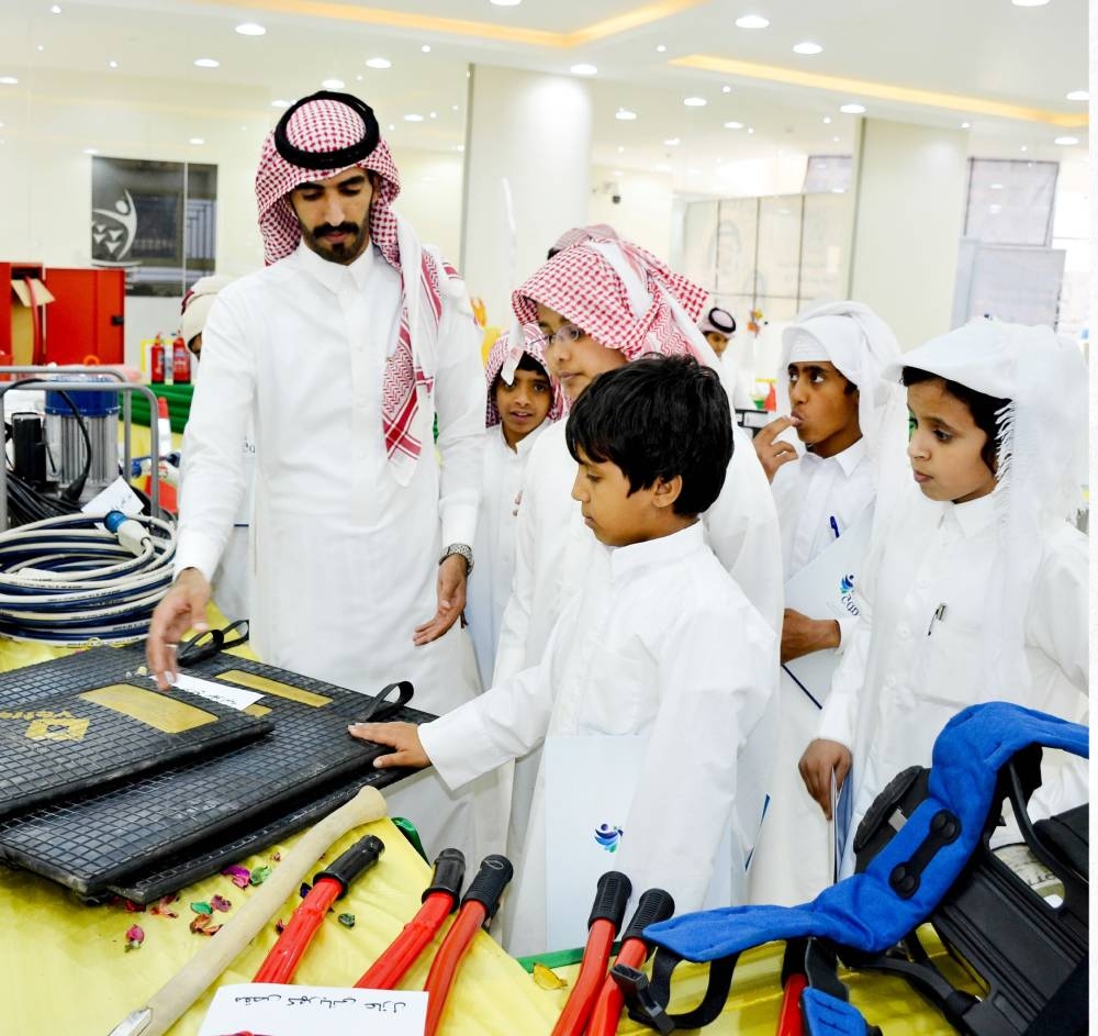 مناهج عصرية في التعليم.. الهدف بناء الإنسان