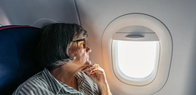 تغييرات تحدث لجسمك أثناء رحلات الطيران.. بينها بطء حركة الجهاز الهضمي