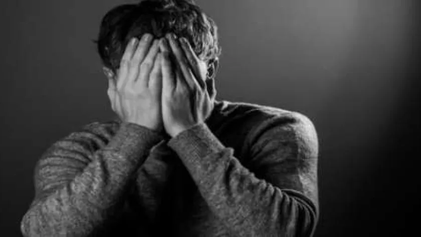 القلق والحزن والاكتئاب.. هل هناك علاقة بين الإلحاد والإصابة بأمراض نفسية؟