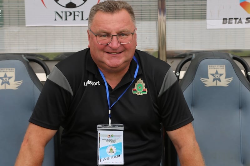 ميشنيفيتش ينوه بأداء لاعبي الجيش