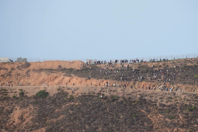 دعوات جديدة لتكرار محاولة الهجرة الجماعية .. وخبراء يحذرون من عمليات مدبّرة