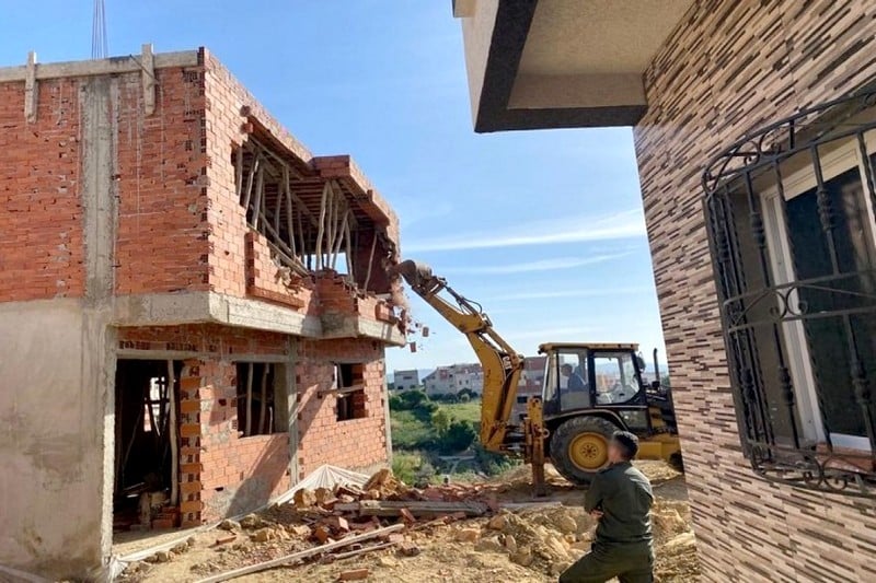 قواد وباشاوات تحت المجهر .. تقارير ترصد تواطؤات خطيرة في رخص البناء