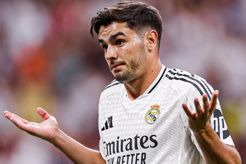 دياز يُنافس مبابي على لقب لاعب الشهر