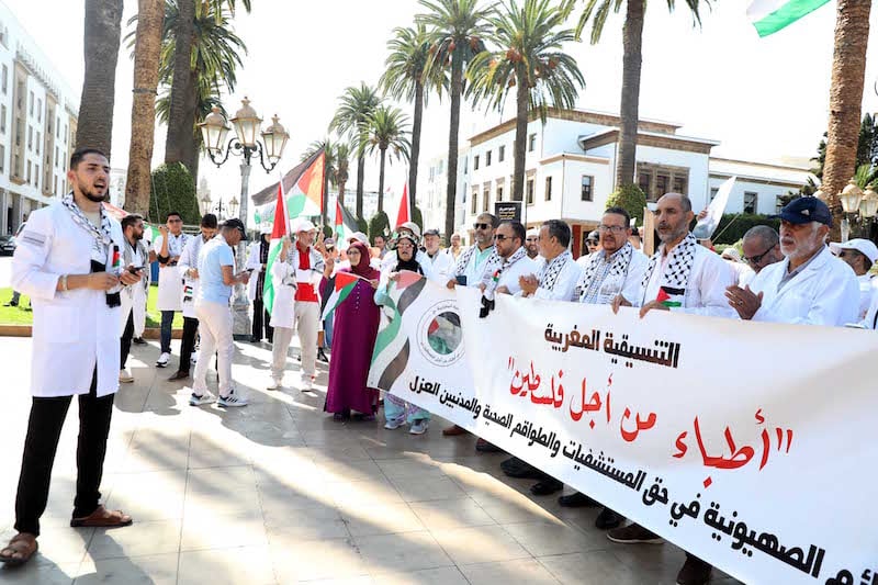 أطباء مغاربة يرحبون بالتطوع لتقديم الخدمات الصحية في مستشفيات قطاع غزة