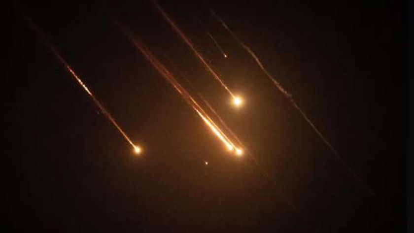 الأقمار الصناعية تحرج إسرائيل.. صورة تثبت إصابة أكبر قاعدة جوية بصواريخ إيران