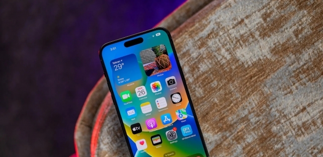 كيفية إضافة شخص أو إزالته من الدردشة الجماعية على iPhone.. خطوات سريعة