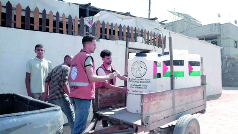 الإمارات تزوّد النقاط الطبية في غزة بمياه للشرب