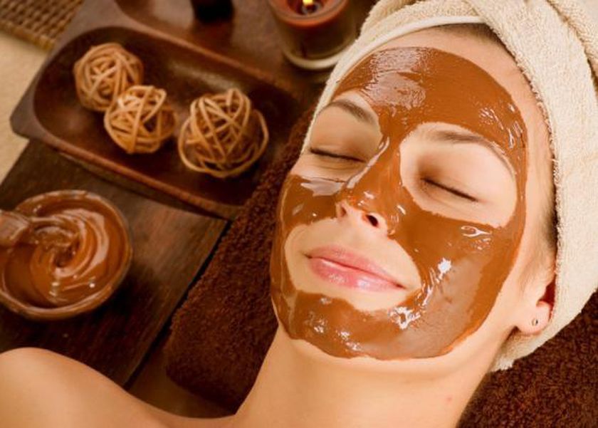 ماسك الكاكاو للتخلص من حب الشباب والبقع الداكنة.. حضريه في دقائق
