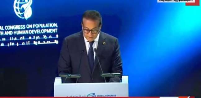 نائب رئيس الوزراء يجري محادثة مع شات GPT عن مشروعات التنمية.. ماذا قال؟