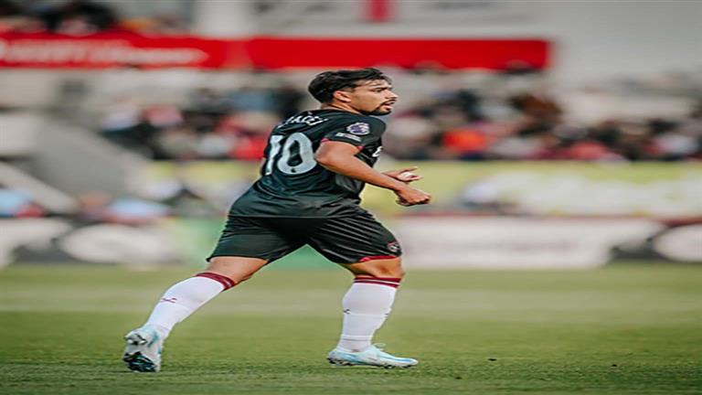 لوكاس باكيتا مهدد بالإيقاف مدى الحياة بسبب هاتفه.. ما القصة؟ (صور)