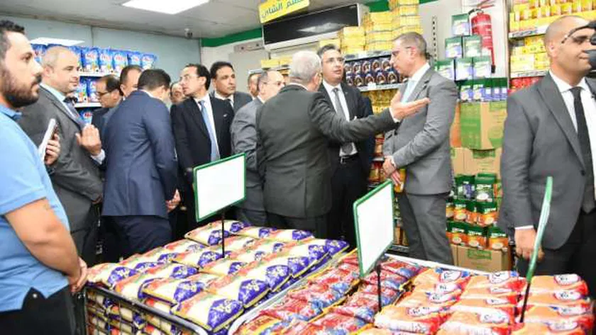 تخفيض أسعار السلع في المجمعات الاستهلاكية 10% بمناسبة نصر أكتوبر