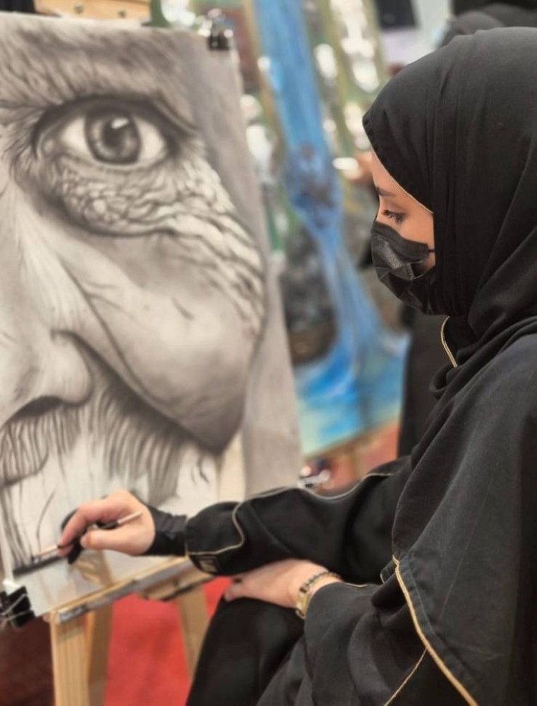 رفعة الغامدي.. تشكيلية سعودية تطمح للعالمية