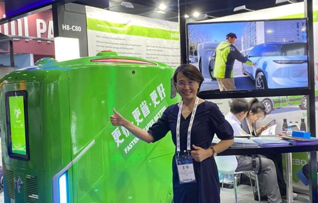 “معدات الشحن الذاتية القيادة” ابتكار جديد لتسهيل شحن المركبات الكهربائية