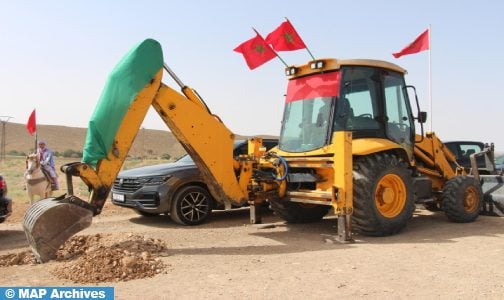 السلطات تضبط جرافة المجلس الإقليمي لتزنيت في ضيعة رئيس جماعة