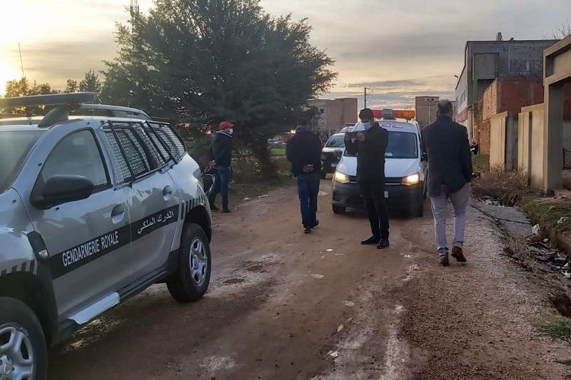 رجل يقتل زوجته باستعمال أداة حديدية