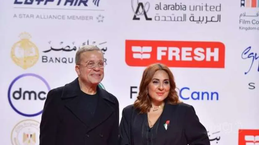 ظهرا سويا رغم الطلاق.. هل تشهد الريد كاربت عودة لورا عماد وشريف منير؟