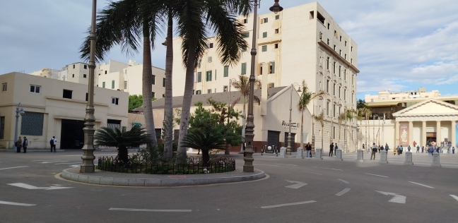 ميدان الخمس فوانيس.. لوحة تراثية تحكي تاريخ الفن المعماري بالإسكندرية