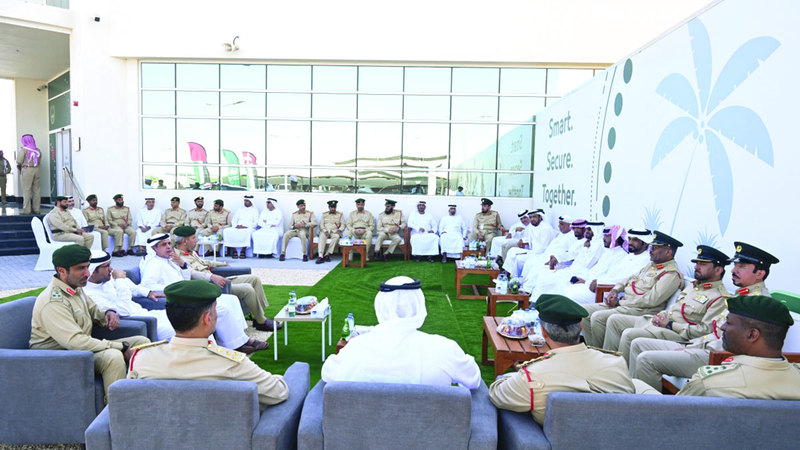 «مركز لهباب» يستضيف مواطنين لتعريفهم بخدمات شرطة دبي الذكية