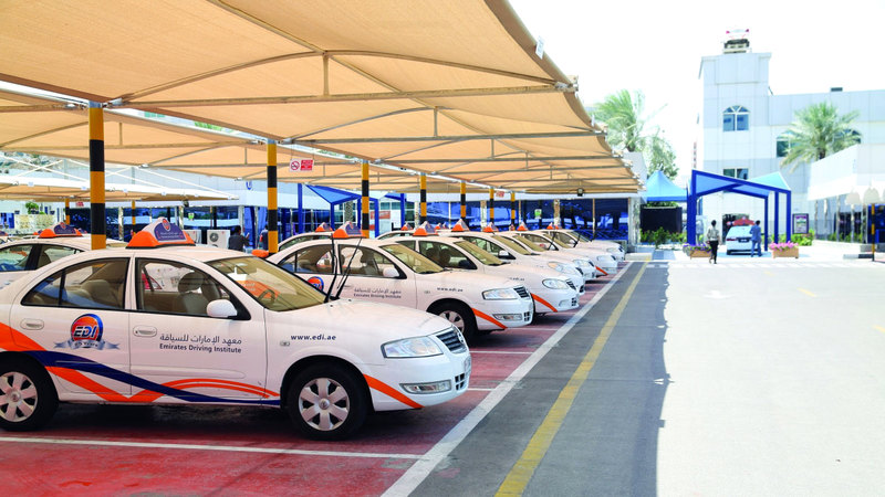 خفض سن القيادة إلى 17 سنة يحدّ من الممارسات السلبية على الطرق